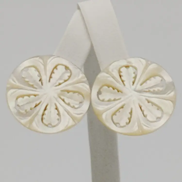 Vintage Sand Dollar Die Cut Pearlescent Shell Clip On Earrings Beach Nautical
