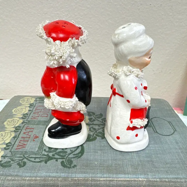 Vintage Napco Spaghetti Santa & Mrs. Claus Shakers