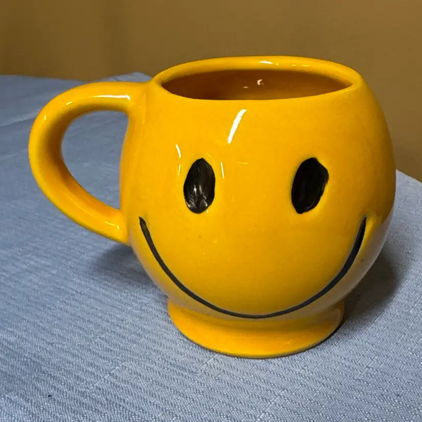 McCoy Smiley Happy Face Mug Vintage 1970’s