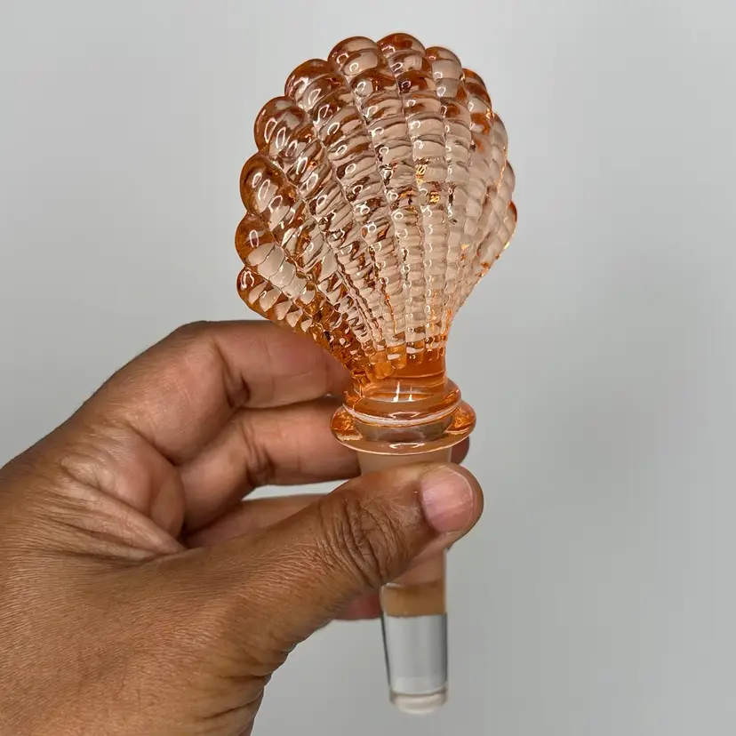 Peach Crystal Shell LTD Bottle Stopper