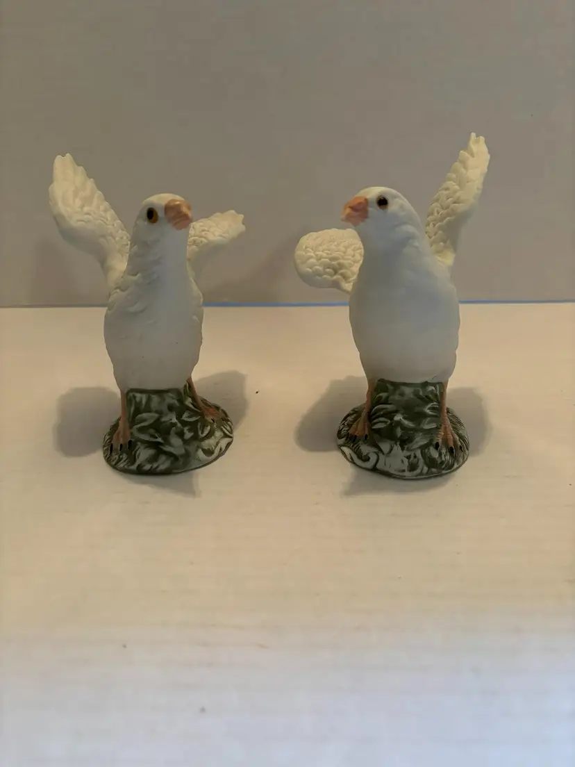 Vintage Pair of White Dove Figurines Porcelain Detailed Delicate Made in Japan