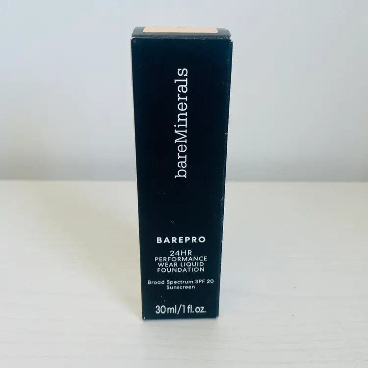 BareMinerals BarePRO Performance Wear Liquid Foundation SPF 20 LIGHT NATURAL 09