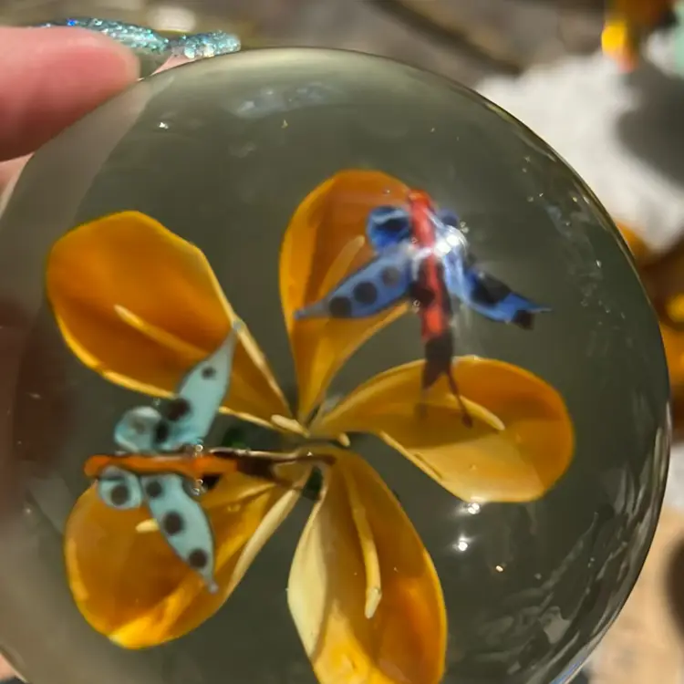 Butterfly And Flower Unsigned Paperweight Free Shipping Excellent Condition