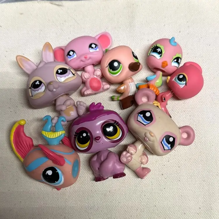Littlest Pet Shop- Lot Of 8 Pink Older Gen