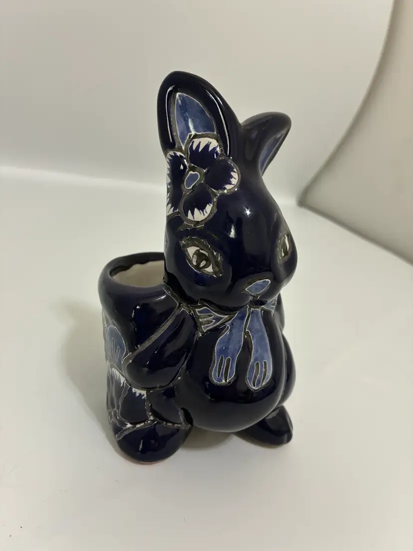 Blue And White Talavera Mexico Pottery Bunny Planter