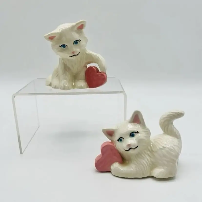 Vintage White Ceramic Bone China Playful Kittens With Pink Hearts Valentines Day