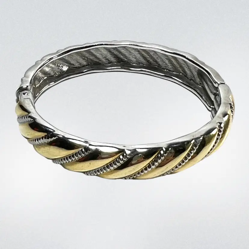 Gold Toned & Silver Toned Oval Bracelet.  Fits 7” wrist.