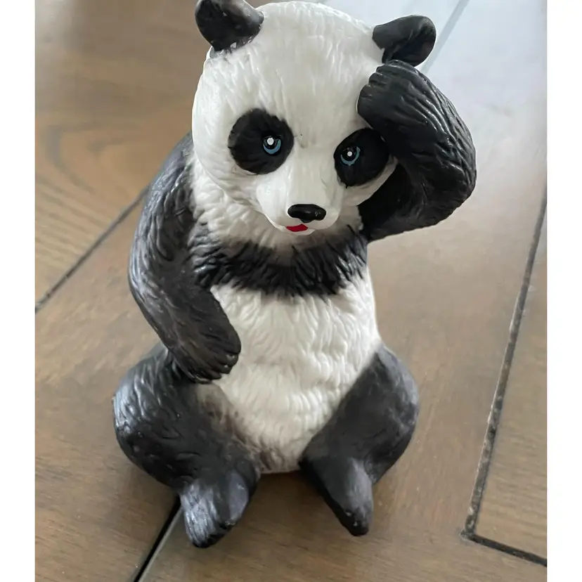 Ceramic Panda 4" tall