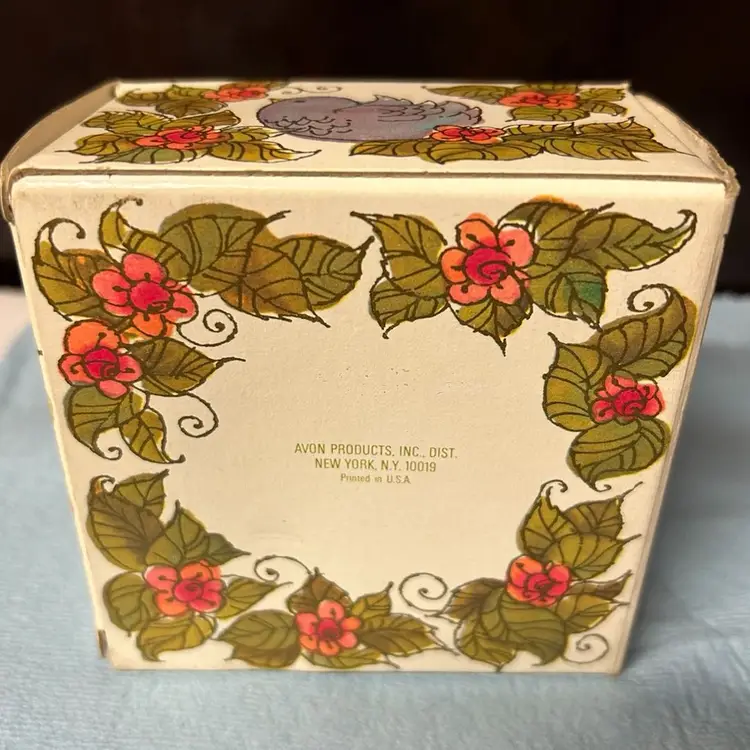 Vintage Avon Love Nest Soap & Dish, 3 “Special Occasion“ Fragrance Soaps