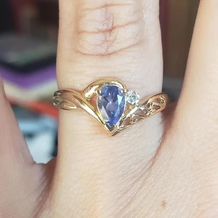 10k OR Yellow Gold Pear Shaped Tanzanite Diamond Ring
