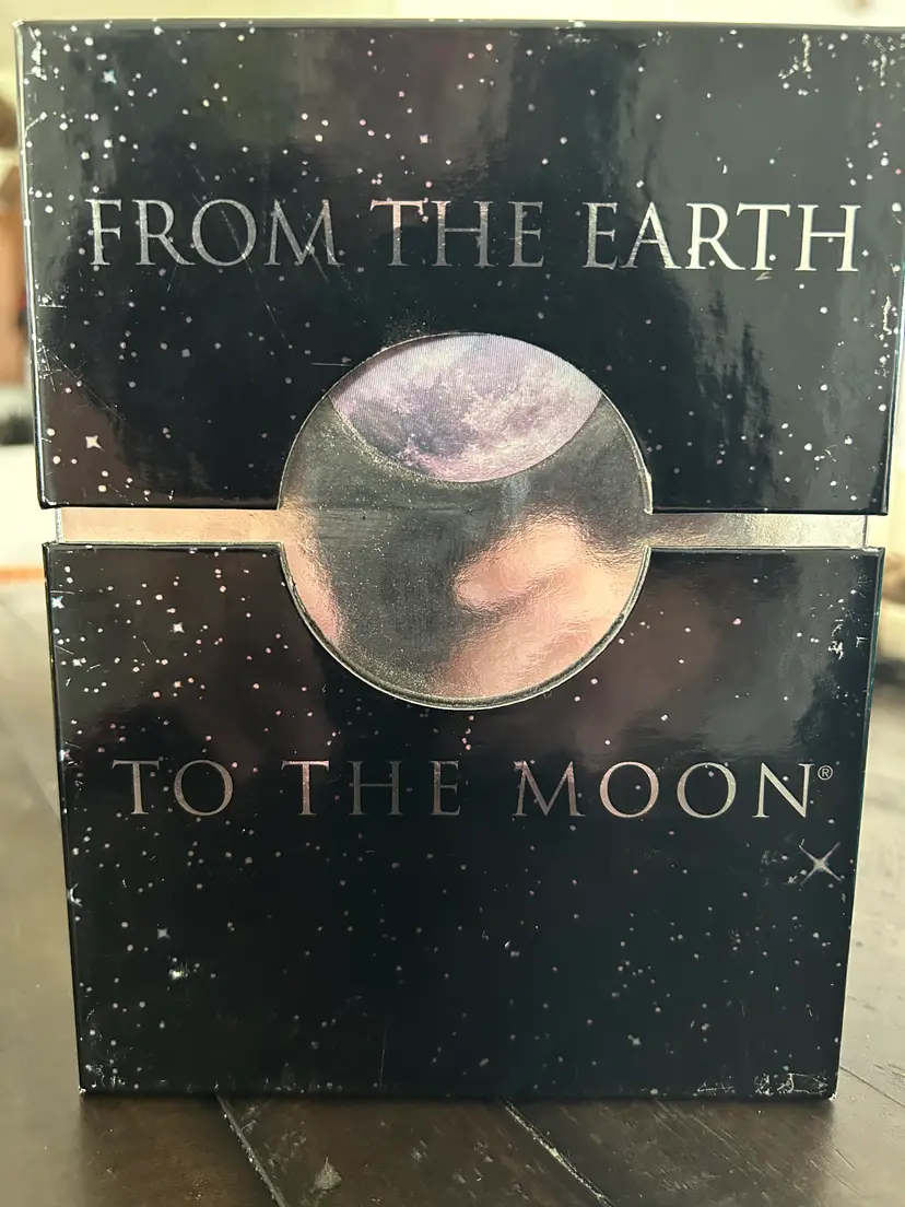 DVD set - From the earth to the moon.