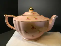Vintage Sadler Teapot with Pink Chintz rose pattern with gold trim