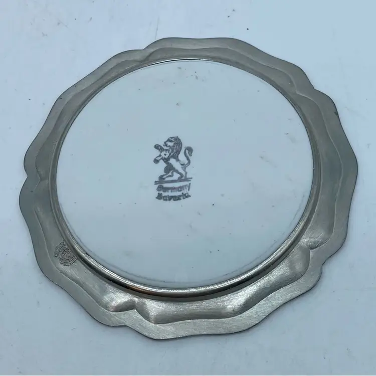 #0815 Vintage Schwarzenhammer Bavarian ceramic floral plate in a pewter frame.