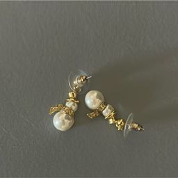 - Giveaway #4 Snowmen Pearls