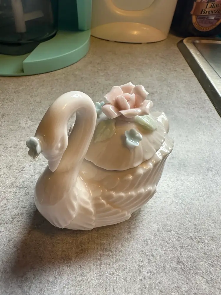 Porcelain swan trinket box with rose decoration by Karen Carson Candle
Creations.
