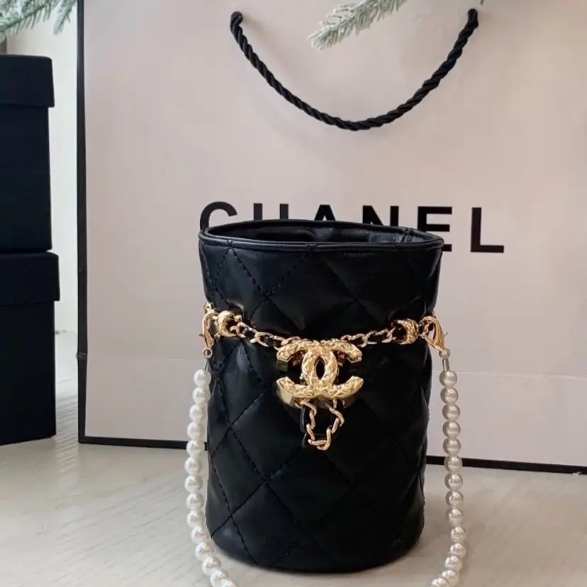 Chanel Gwp