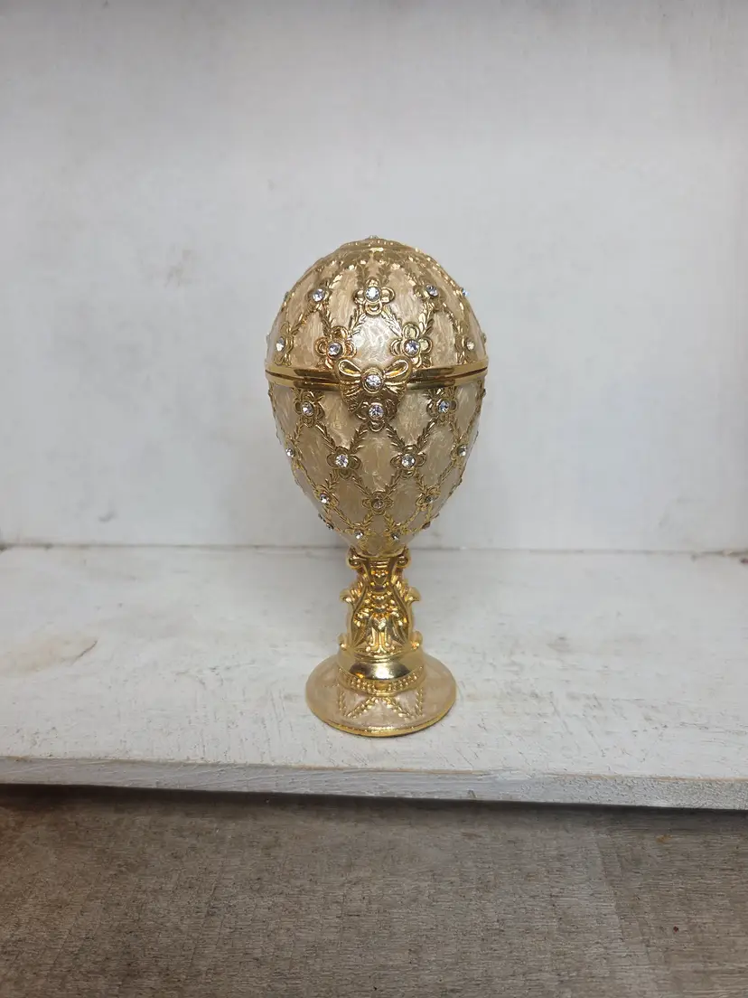 Vintage Krischerco Musical Egg Trinket Box