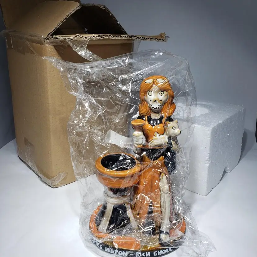 Yankee Candle Boney Bunch Buries Hilton Rich Ghoul Halloween Tealight Holder