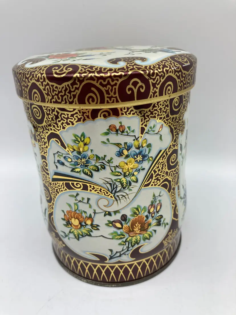 Vintage Round Tin DAHER Ornate Victorian Style Floral Made in England 5 x 4 Lid