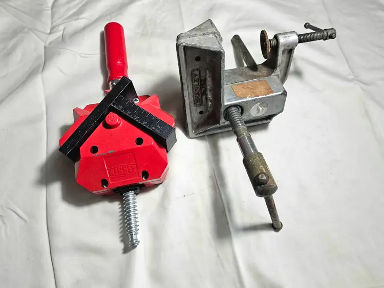 Set of useful clamping devices