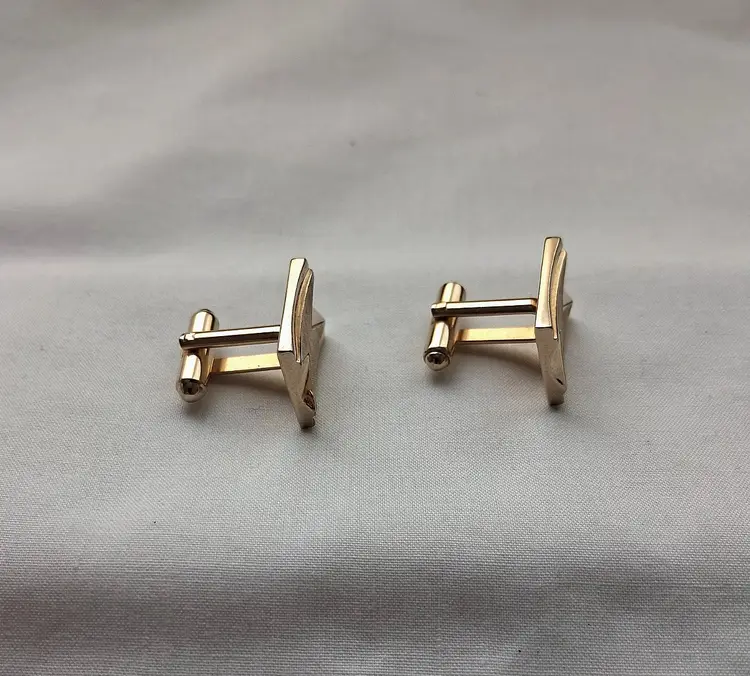 Vintage Gold‑Tone Rectangular Cufflinks – Textured Geometric Design