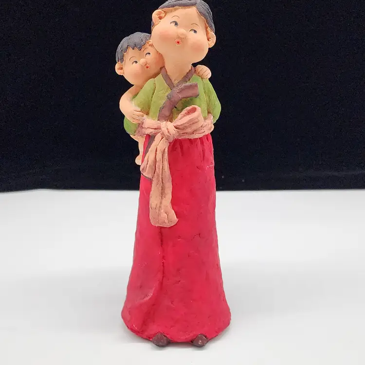 Koreart Mother & Child Figurine Hand-Painted Clay Sculpture Traditional Korean Attire