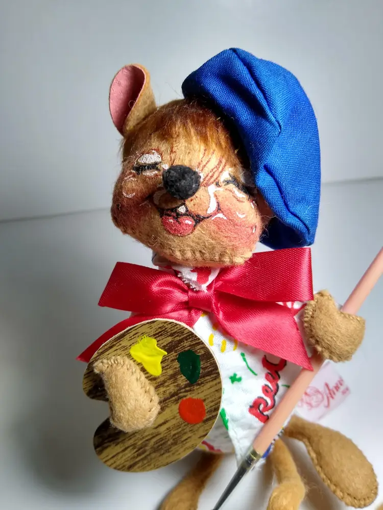 ANNALEE The Painter Mouse With Paint Brush & Easel 1990 Anthropomorphic Doll 6"