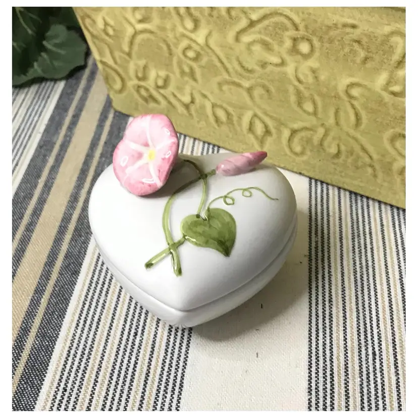 Vintage Fitz & Floyd Heart Shaped Trinket Box.