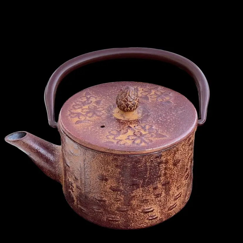 Vintage Japense Nambu Tetsubin Iron Teapot/ KettlePot With Handle And Pinecone With A Flower Lid 