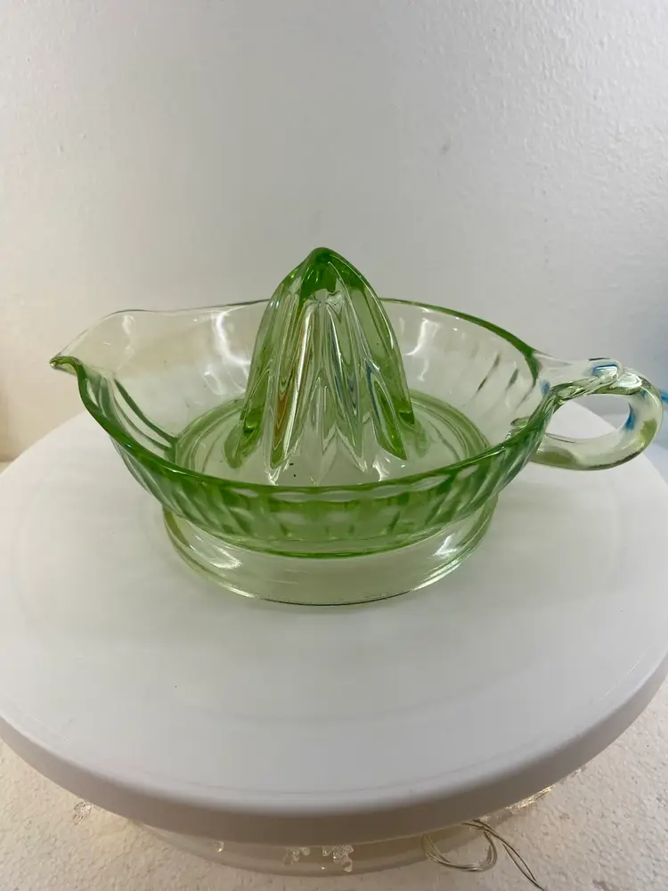 Vaseline Large Vintage Glowing Juice Reamer 4.5”T x 9”W 