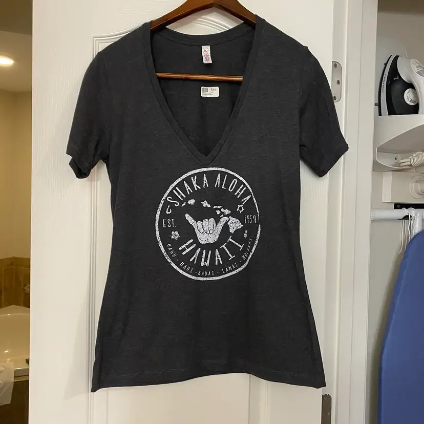 Womens Dark Gray V Neck Tee T Shirt 2XL 40” Shaka Aloha Hawaii New NWOT