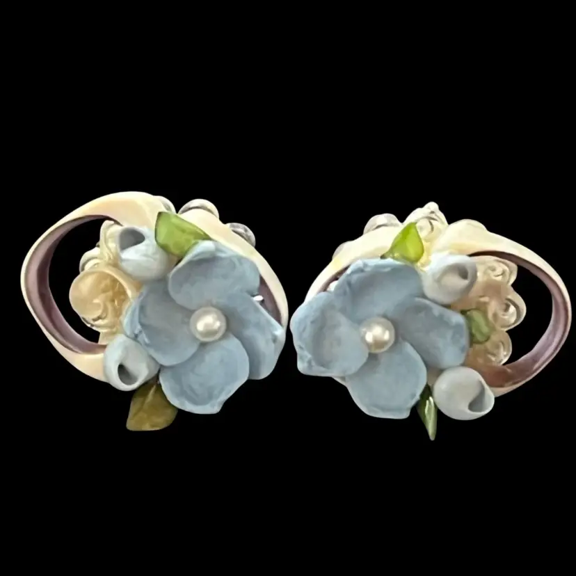 Screw Backs Earrings As Pictured