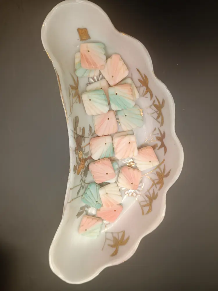 Vintage Czech Glass Scalloped Top Drilled Clam Seashell Beads