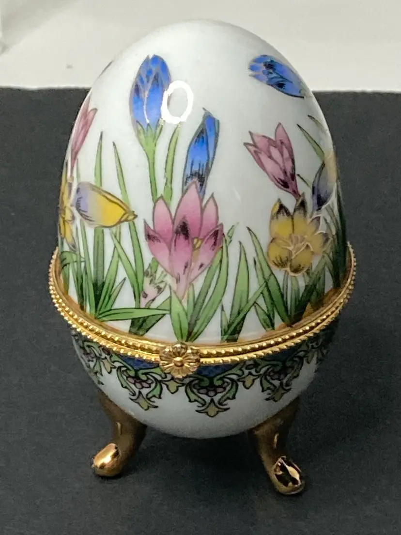 Porcelain Floral Egg Shaped Trinketbox! 4” Tall 2” Wide!
