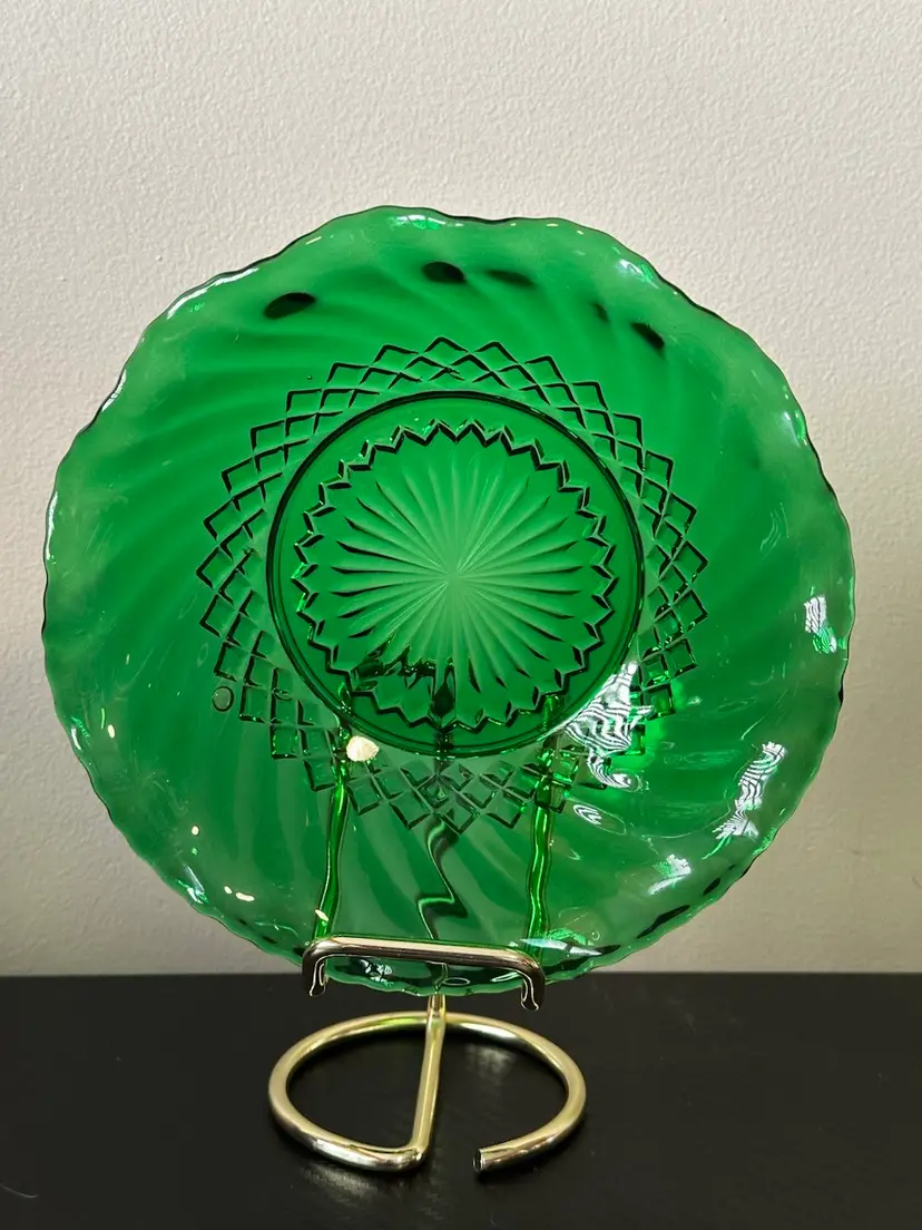 Anchor Hocking Emerald Green 6.5”Glass Bowl Diamond Swirl Ruffled Edge