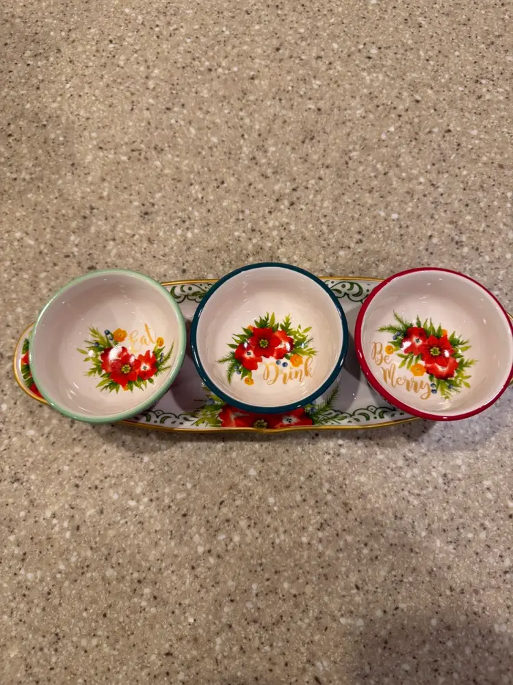 Pioneer Woman, Holiday Tray And Three Serving Dishes For Condiments
