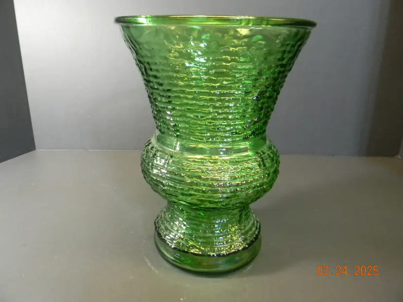 Vtg. Cleveland Avocado Green Glass Vase