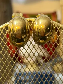 70) Vintage Goldtone Clip On Earrings