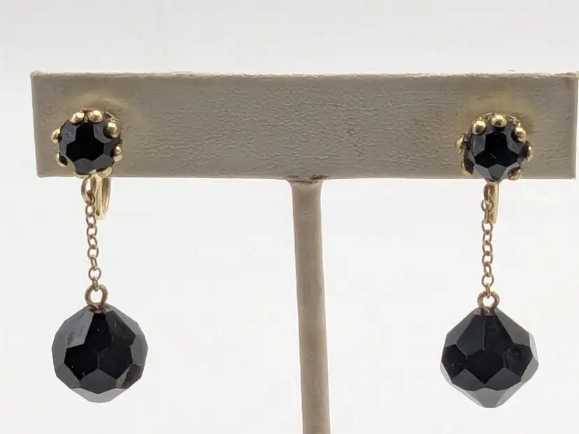 Vintage Black Glass Faceted Gold Tone Drop Clip On Earrings