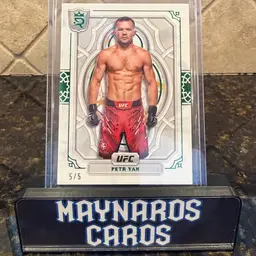 2024 UFC Royalty Petr Yan /5