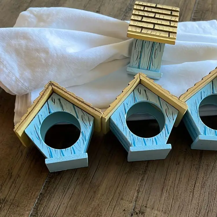 Birdhouse Napkin Rings And White Cloth Napkins Set Of 4