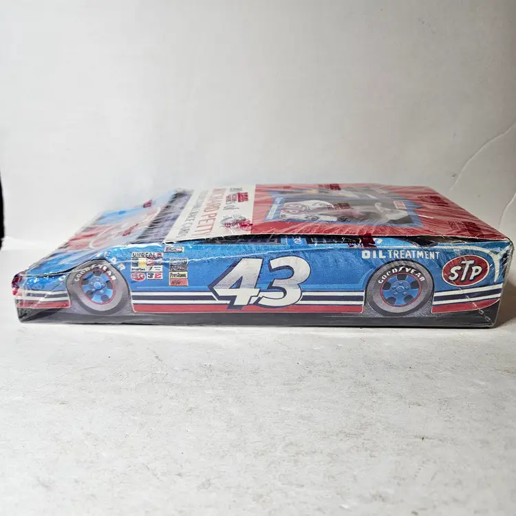 20 years of Richard Petty collectable race trading cards