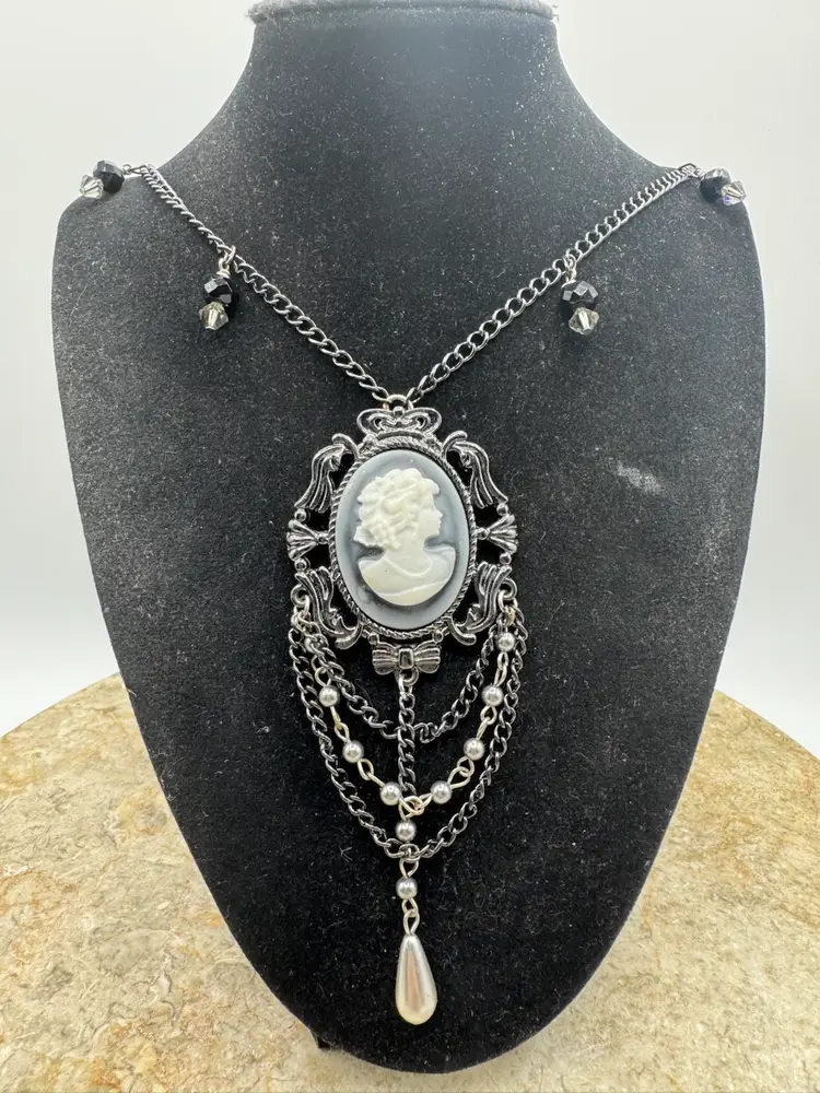 Gunmetal Grey Victorian Style Costume Cameo Necklace With Glass Beads & Faux Pearls