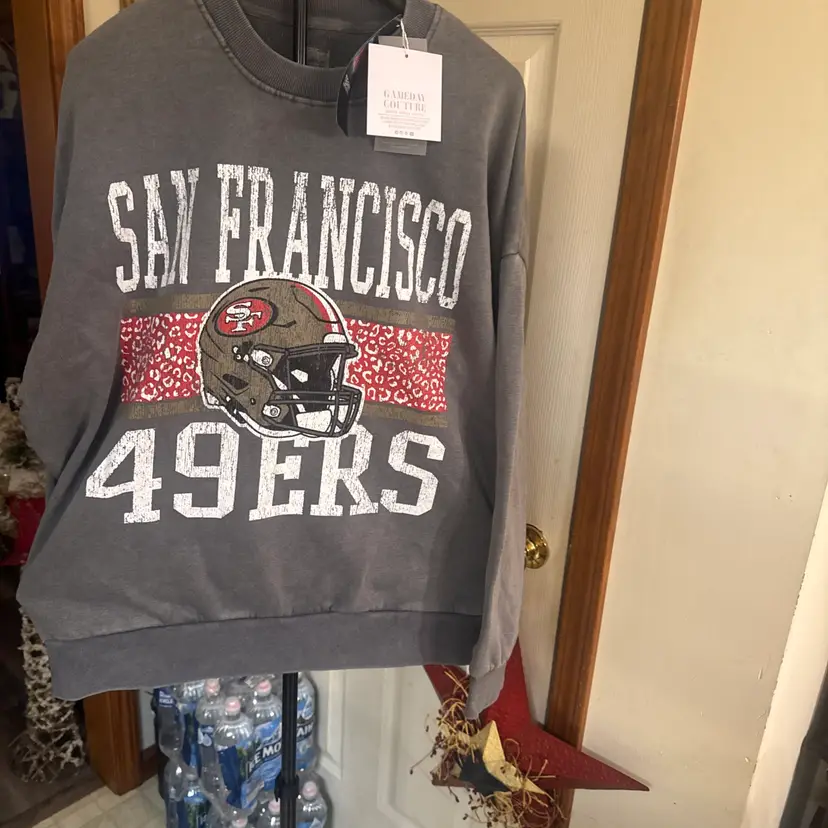 Woman’s M S.F 49ers sweater New With Tags