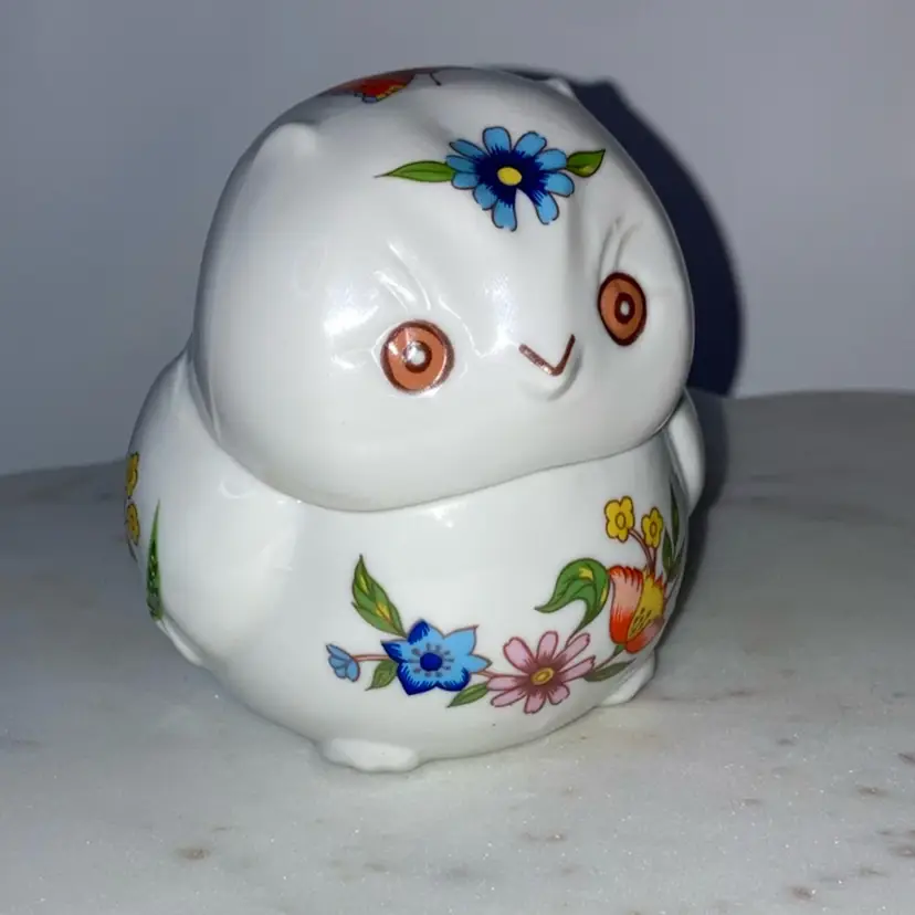 Owl With Florals Trinket Box! 4” Long x 3” Wide x 3 1/2” Tall! 1 Tiny Chip On End Of Tail! See Pic!