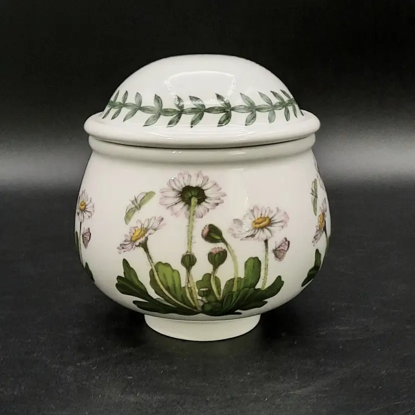 Portmeirion Botanic Garden Daisy Smooth Lidded Sugar Bowl