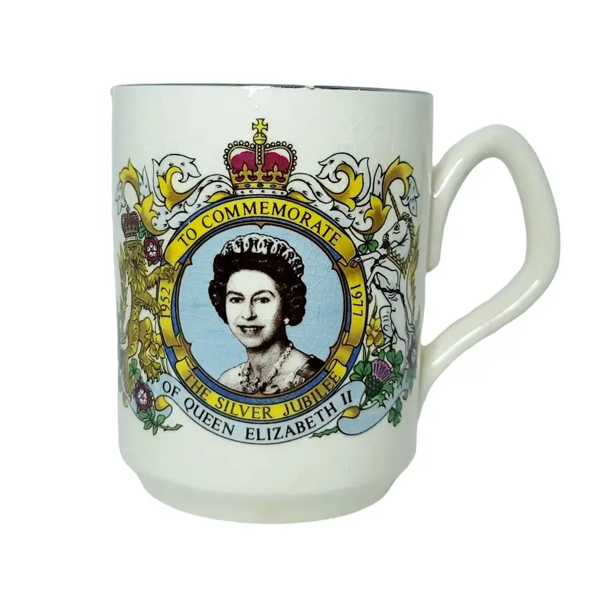 Queen Elizabeth II Silver Jubilee 1952 1977 Cup Coffee Tea Mug Vintage READ