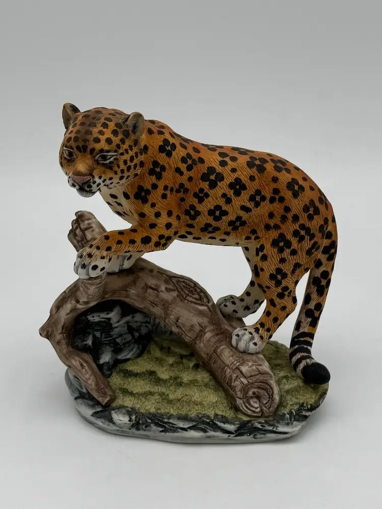 Andrea By Sadek Leopard Fine Porcelain Figurine Made in Japan