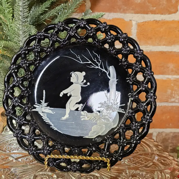 WESTMORELAND Black Amethyst Glass MARY GREGORY Skater Plate S. Miller 1975 6"