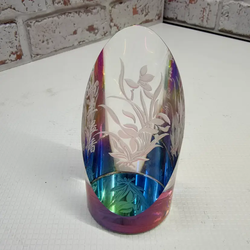 Clear Crystal Flower Designe With A Little Rainbow Coloring collectible paperweight